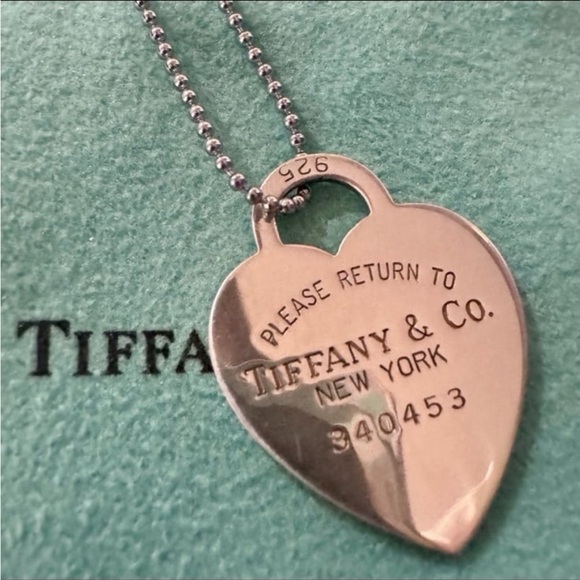 Tiffany & Co. Vintage 925 Sterling Silver Med Return To Tiffany Heart Necklace - Picture 4 of 5
